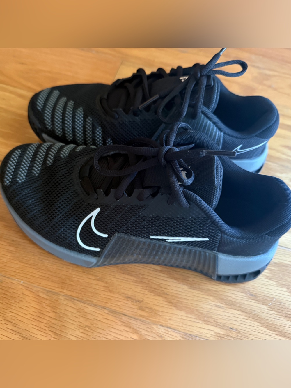 Nike Metcon 9 training shoes - black and silver - women’s size 7 - Picture 3 of 5